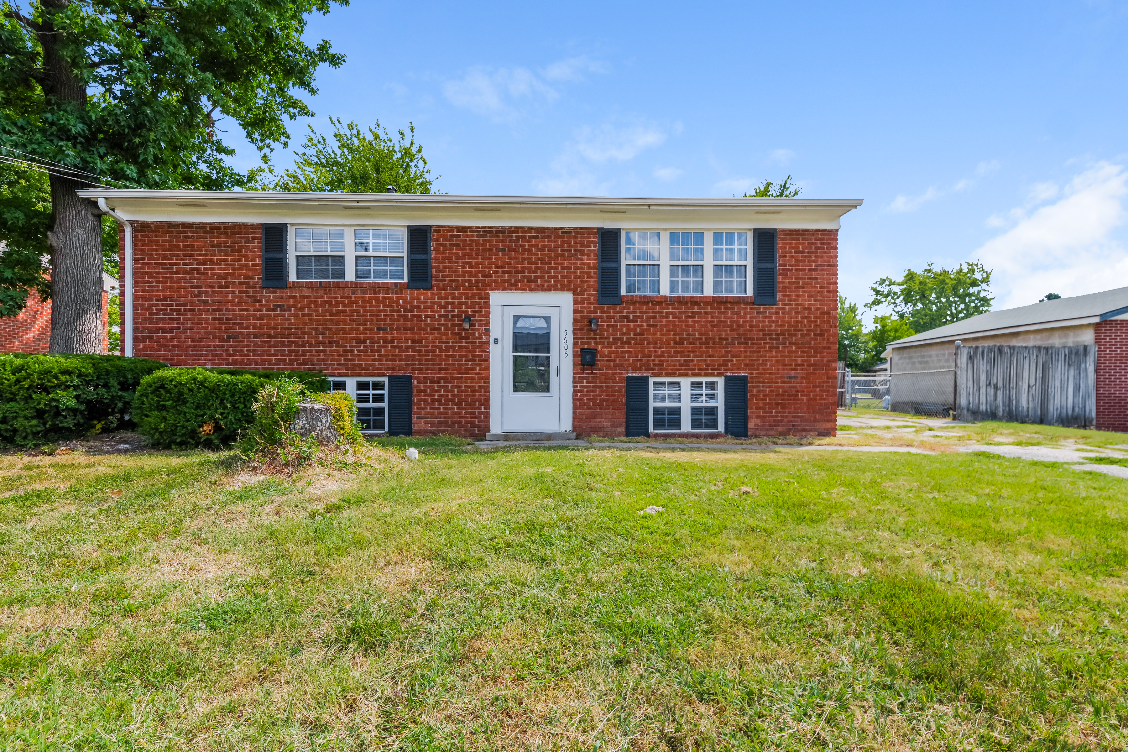 5605 Butternut Rd Louisville, KY 40219